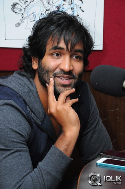 Manchu-Vishnu-at-Red-FM